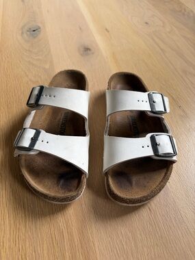 Birkenstock Arizona White Little Girl Size 13 Two Strap Slip On Sandal